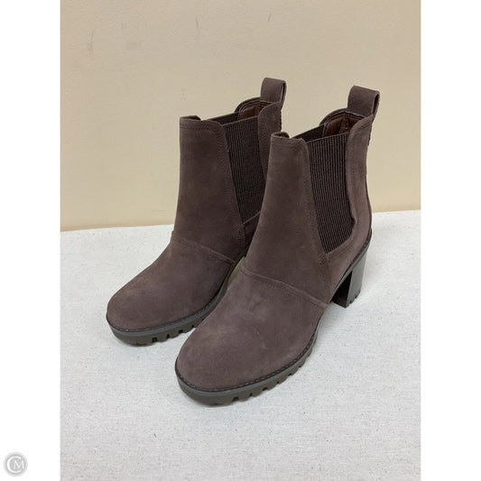 Boots Designer By Ugg In Brown, Size: 6
