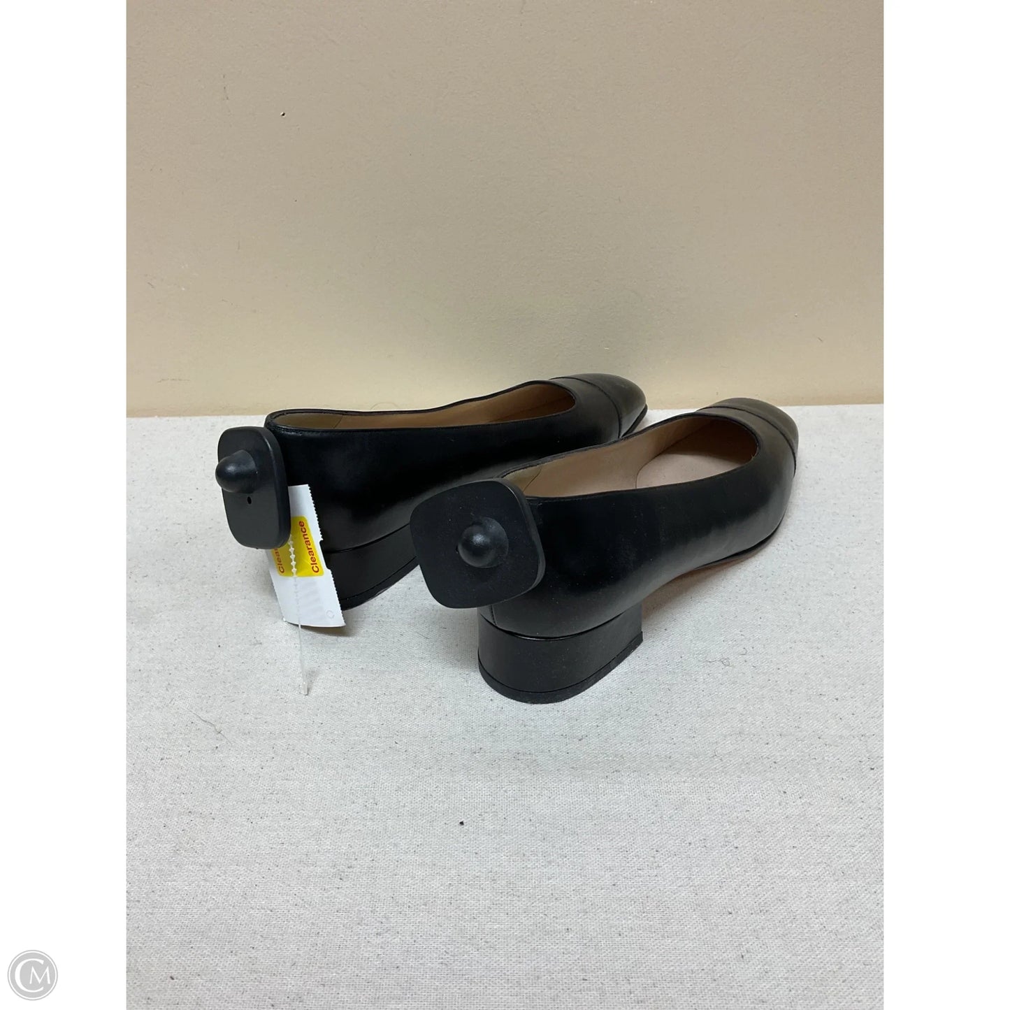 Shoes Luxury Designer By Ferragamo In Black, Size: 6.5