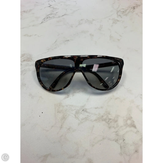 Sunglasses Luxury Designer By Yves Saint Laurent, Size: Medium