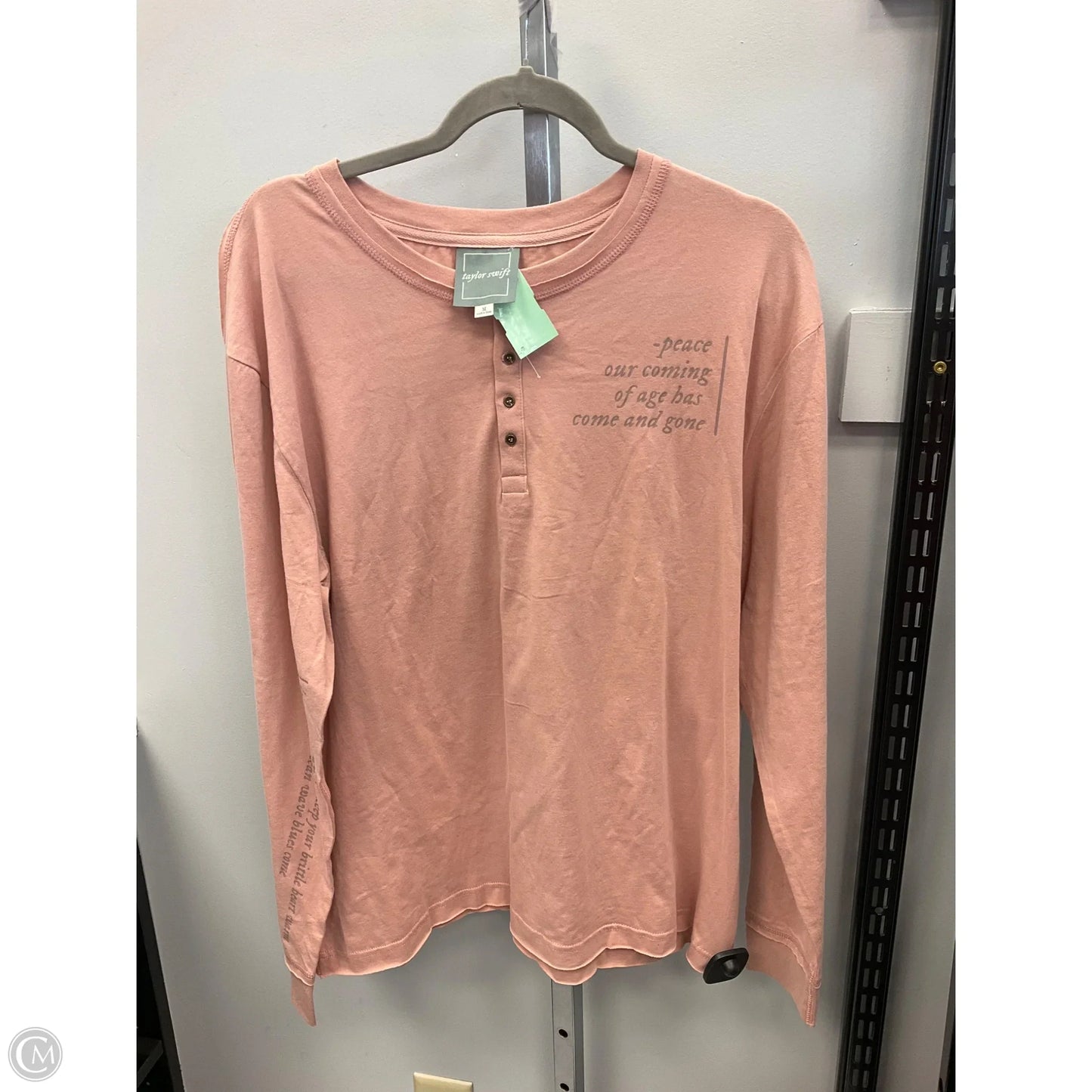 Top Long Sleeve By Clothes Mentor In Peach, Size: Medium
