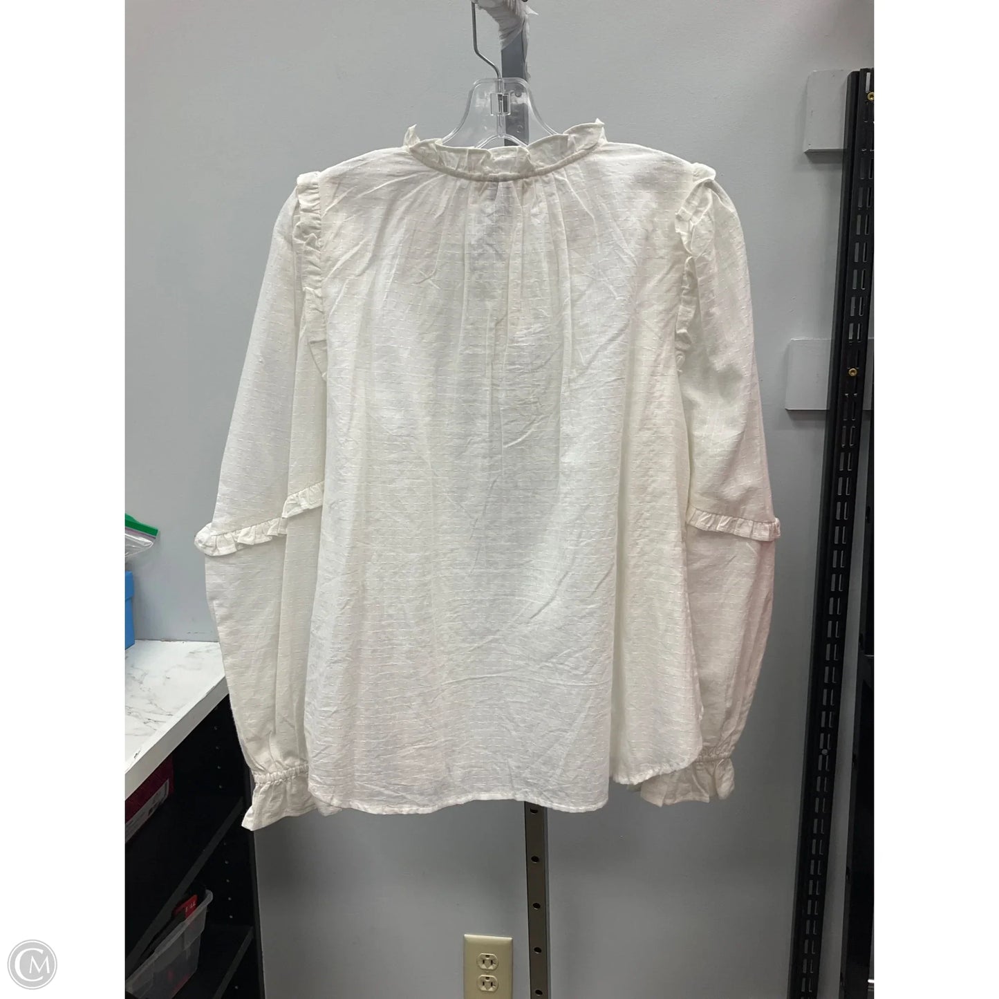 Top Long Sleeve By Universal Thread In Cream, Size: Xs