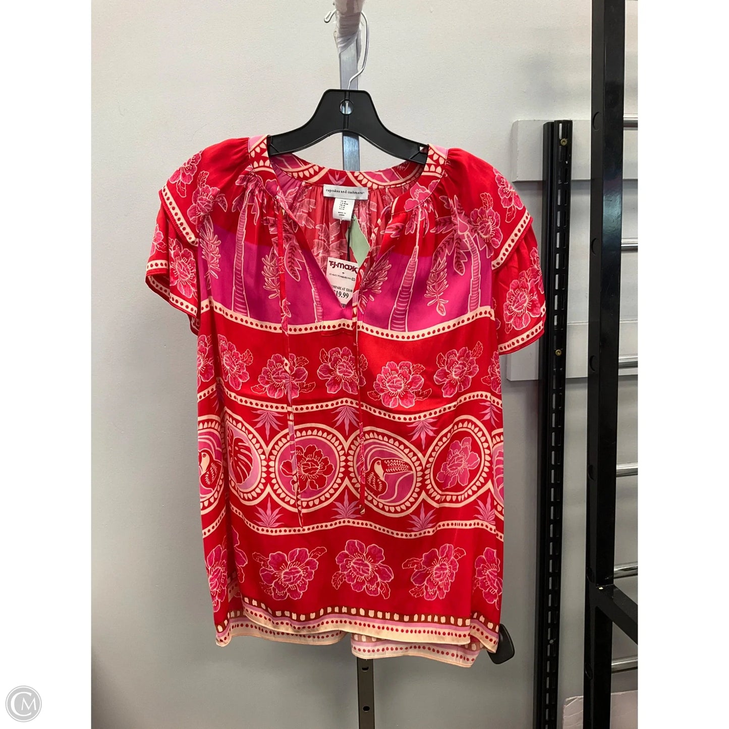 Top Short Sleeve By Cupcakes And Cashmere In Pink & Red, Size: M