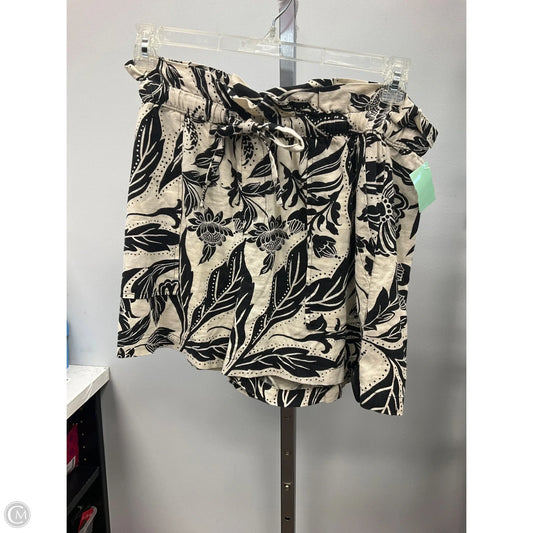 Shorts By Who What Wear In Black & Cream, Size: M