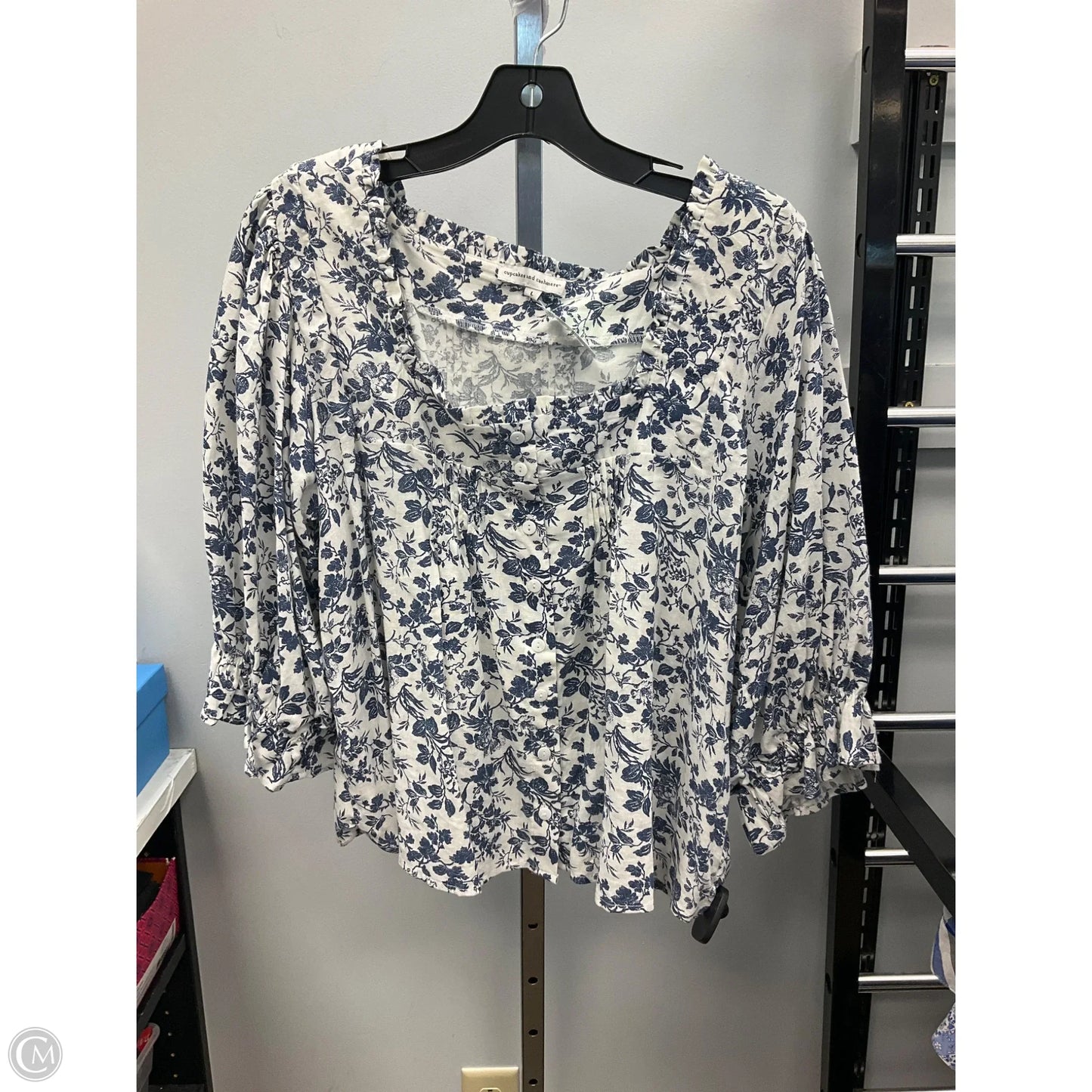 Top 3/4 Sleeve By Cupcakes And Cashmere In Blue & White, Size: L