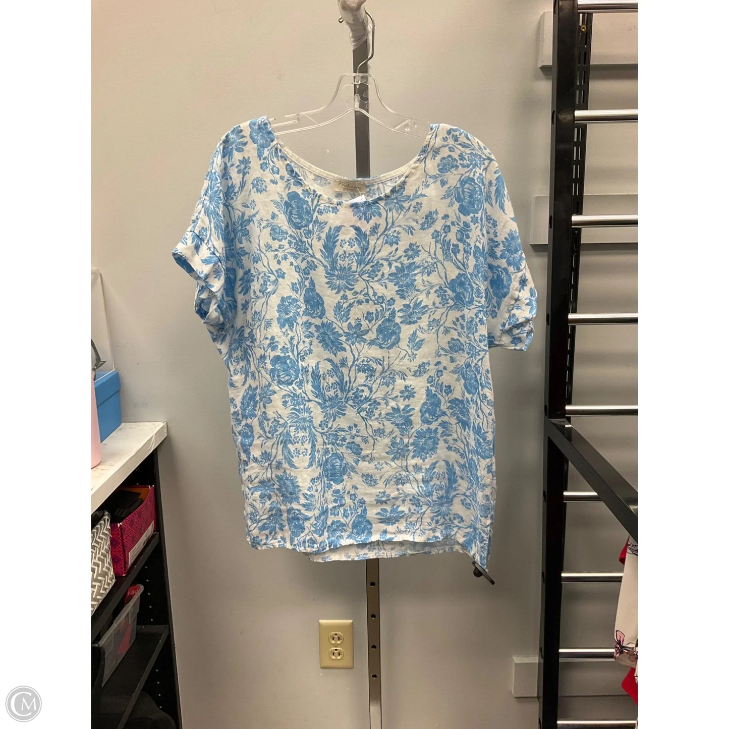 Top Short Sleeve By Cmc In Blue & White, Size: L