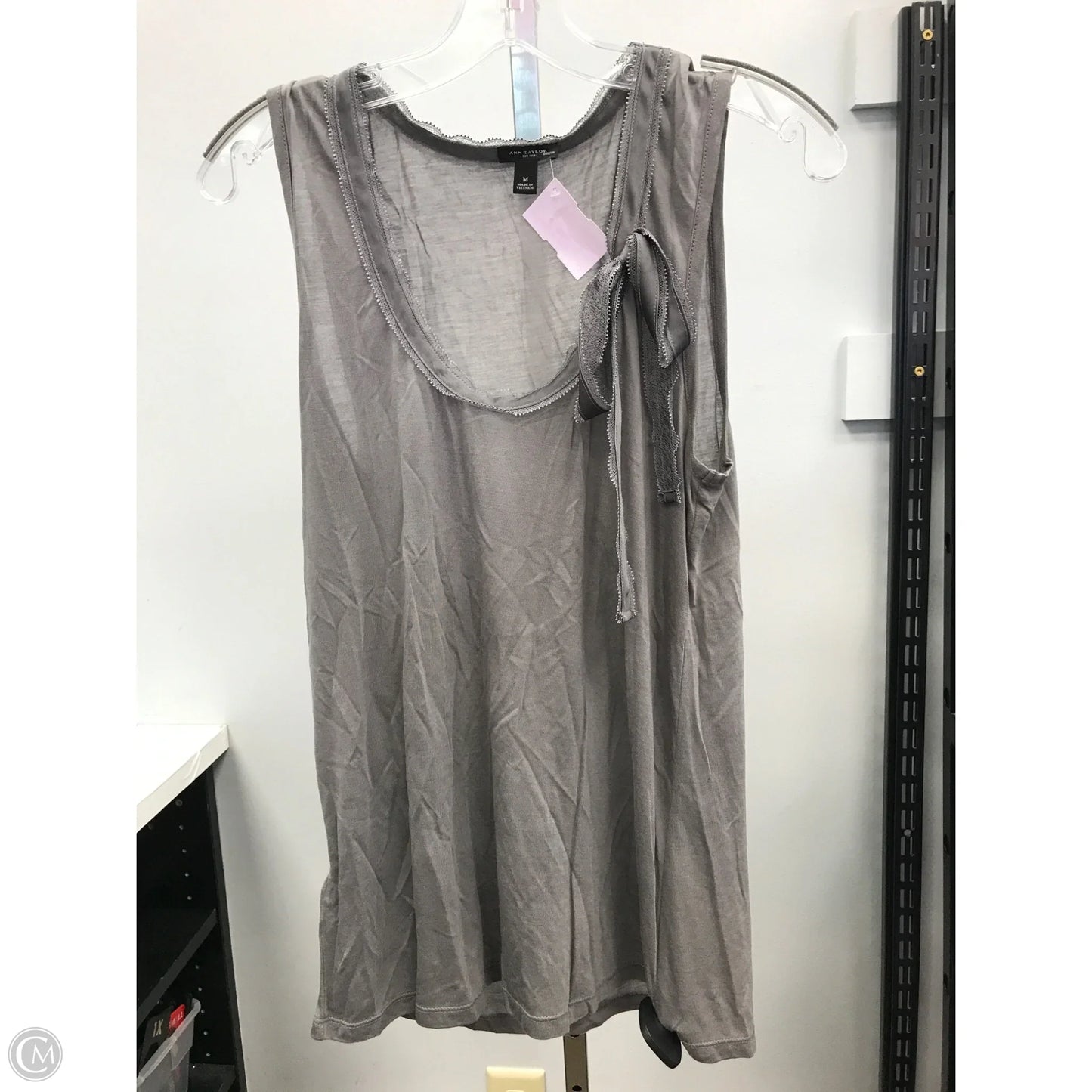 Top Sleeveless By Ann Taylor In Grey, Size: M