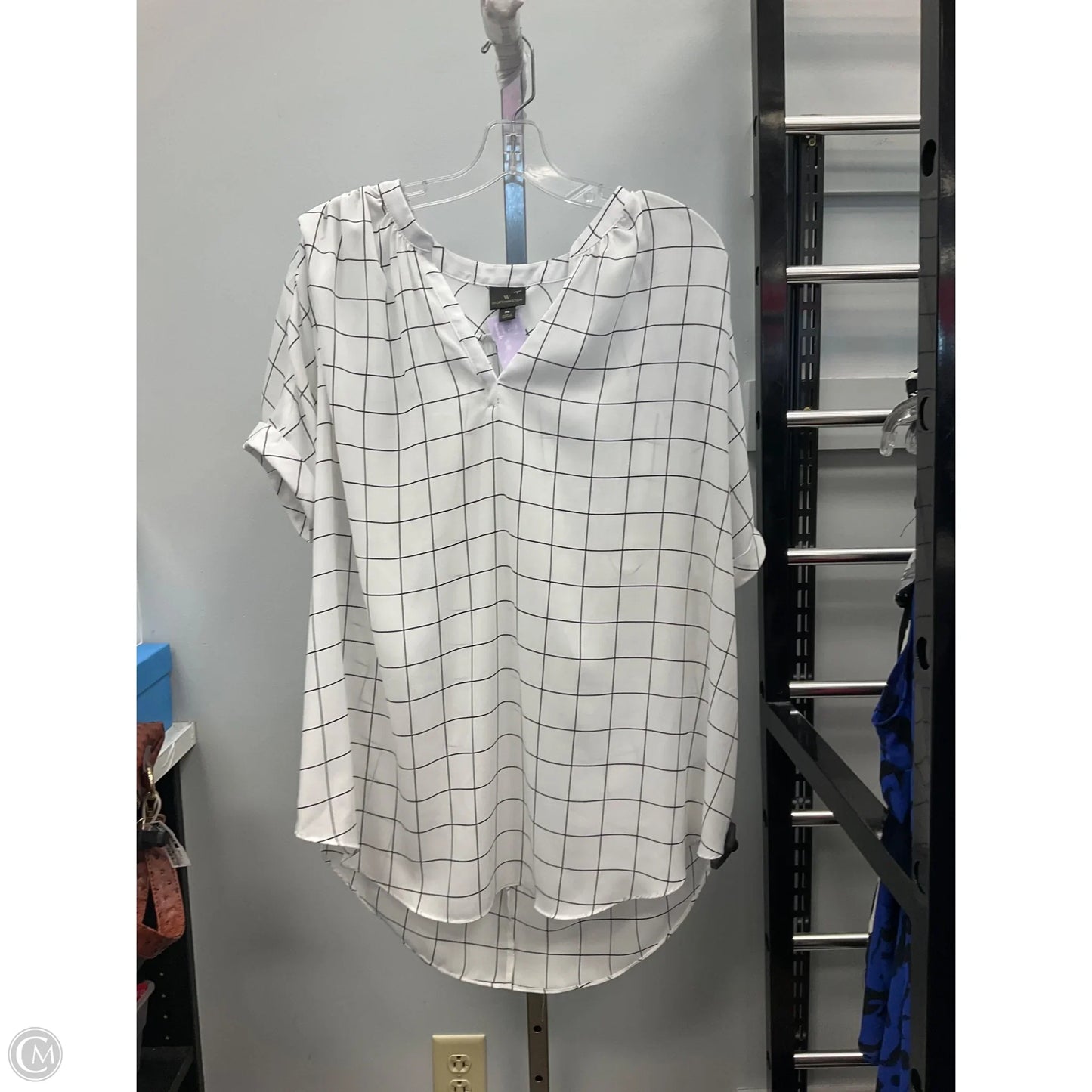 Top Short Sleeve By Worthington In Black & White, Size: Xl