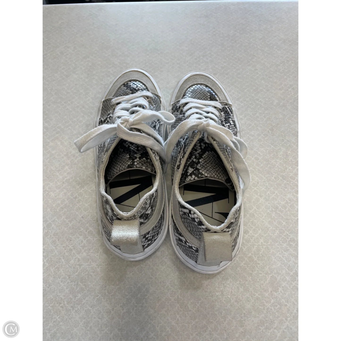 Shoes Sneakers By Zara In Animal Print, Size: 9