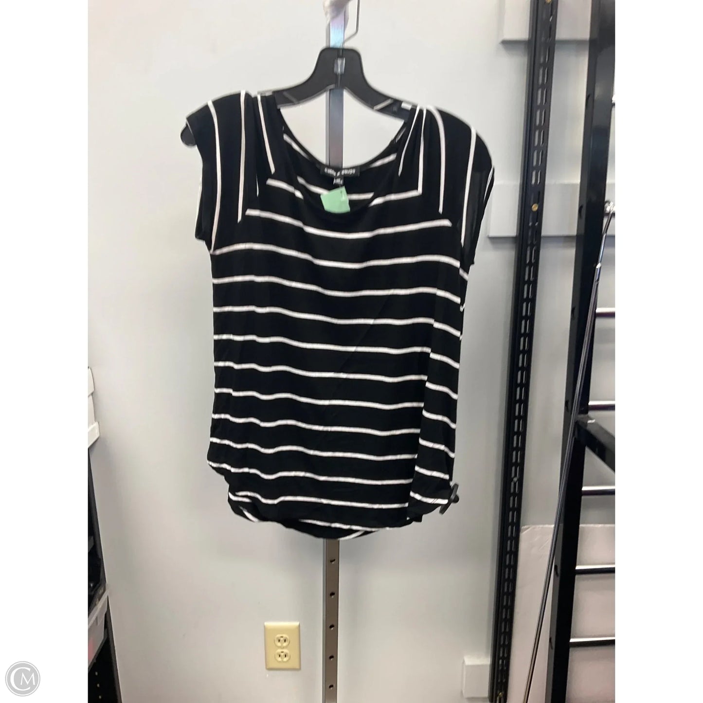 Top Short Sleeve By Cable And Gauge In Black & White, Size: M
