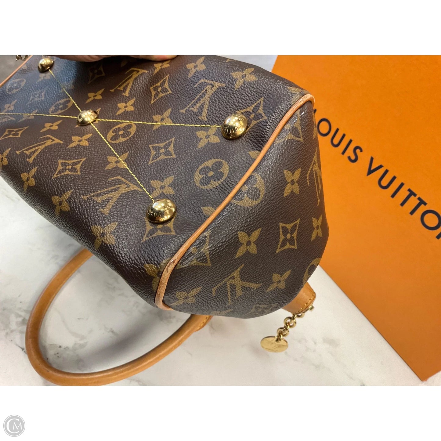 Handbag Luxury Designer By Louis Vuitton, Size: Medium