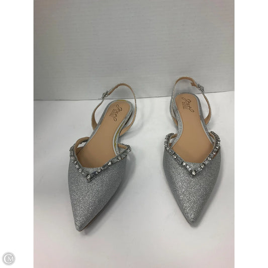 Shoes Flats By Badgley Mischka In Silver, Size: 9