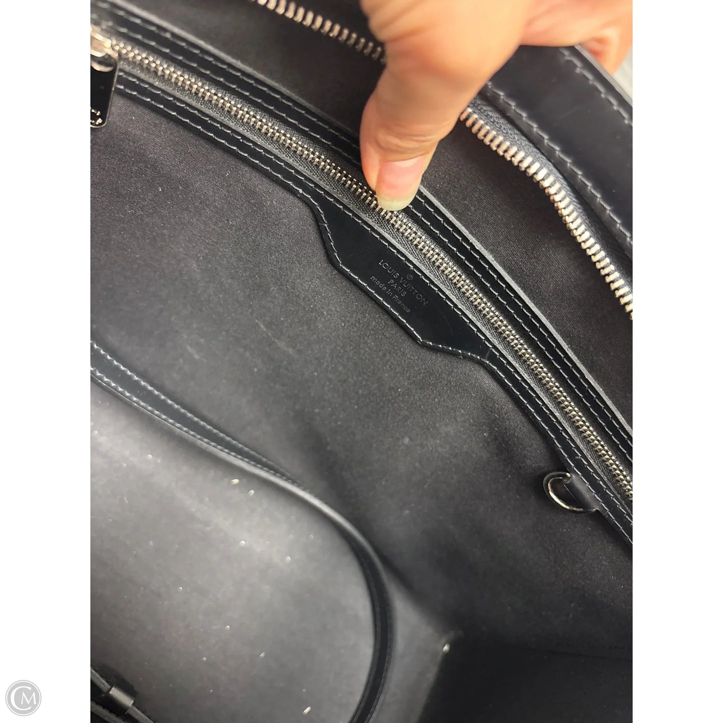 Handbag Luxury Designer By Louis Vuitton, Size: Large