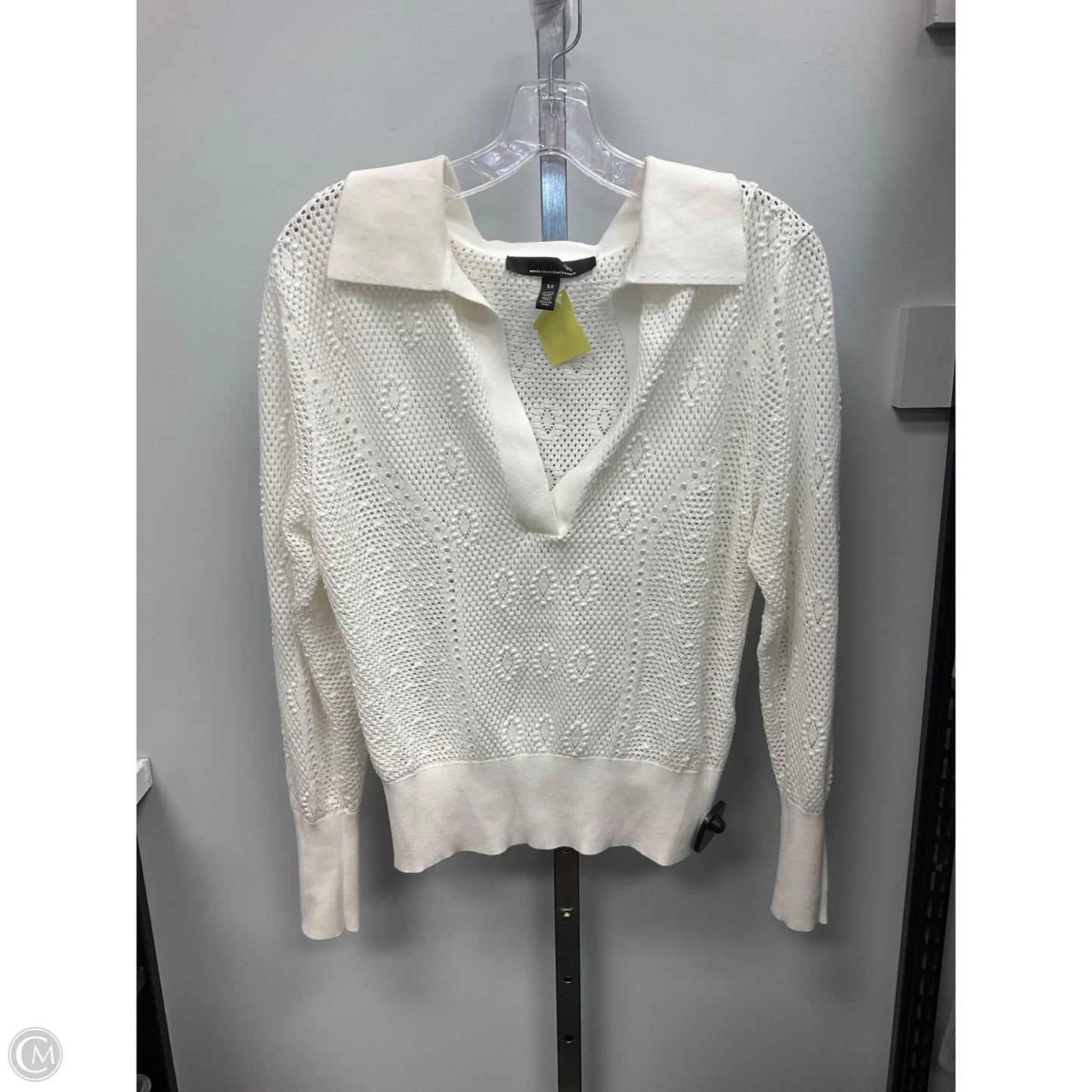 Top Long Sleeve By White House Black Market In Cream, Size: Xs