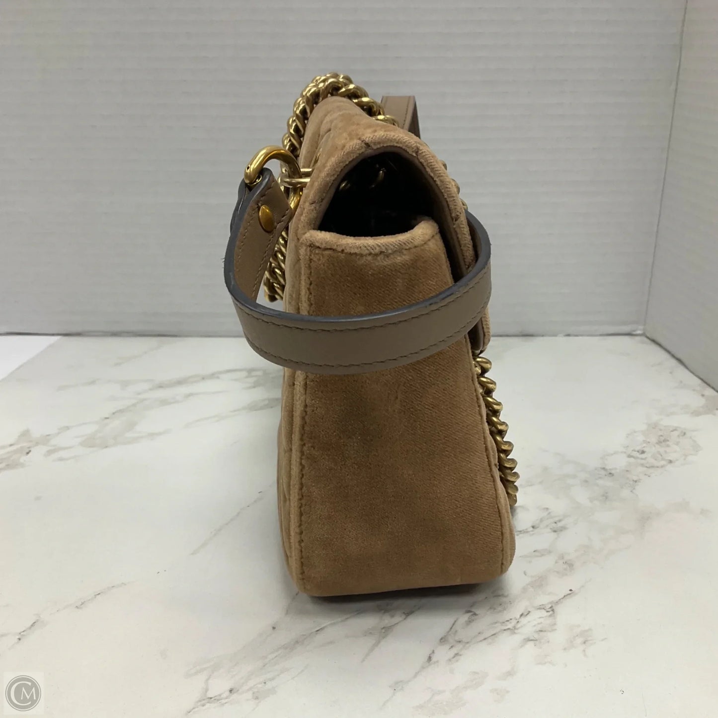 Handbag Luxury Designer By Gucci, Size: Medium