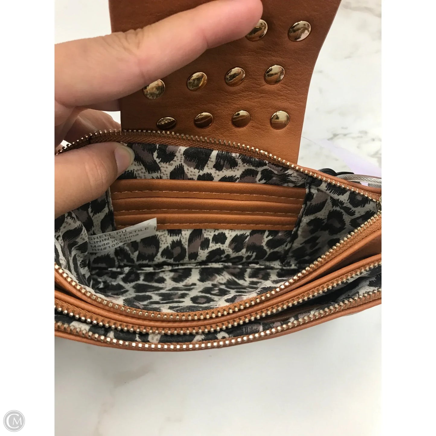 Wristlet By Clothes Mentor, Size: Large