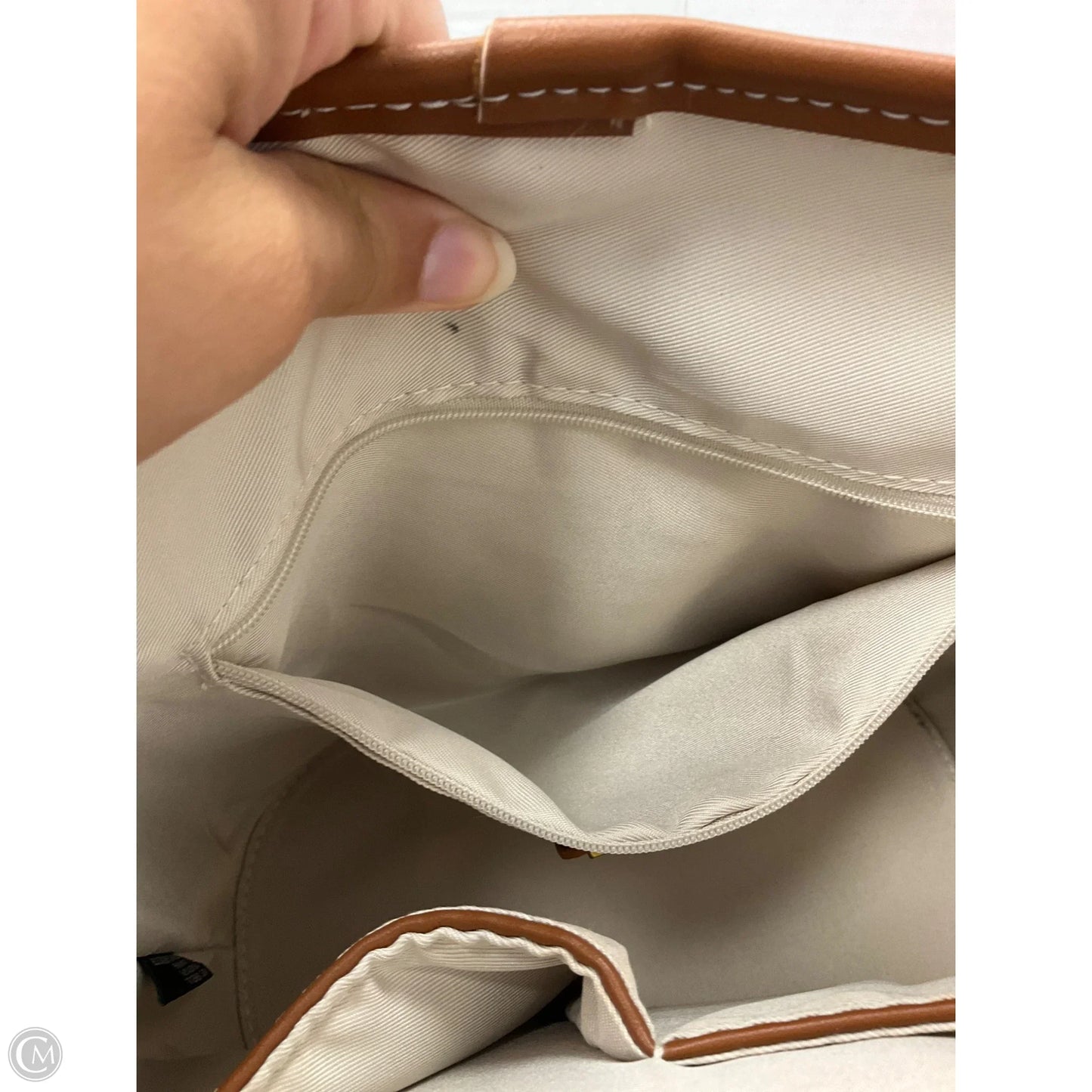 Crossbody By Clothes Mentor, Size: Medium
