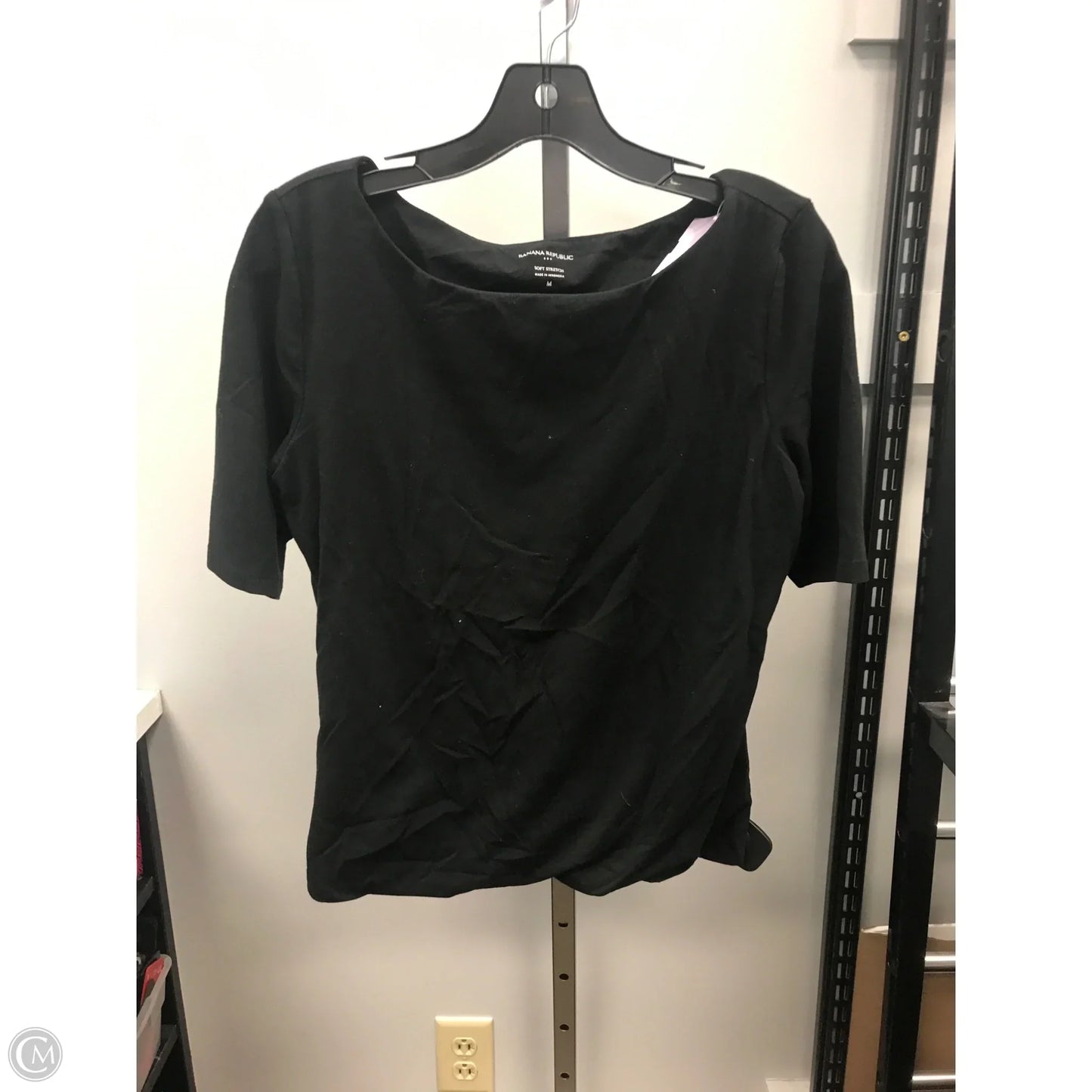 Top Short Sleeve Basic By Banana Republic In Black, Size: M