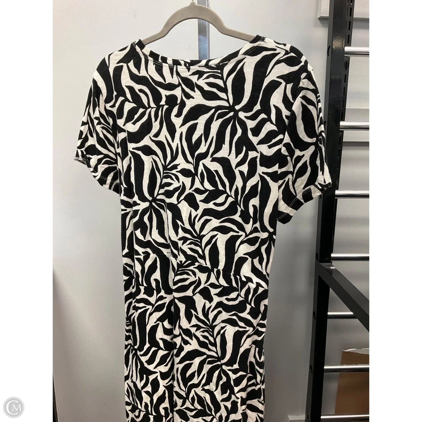 Dress Casual Short By Loft In Black & White, Size: Xl