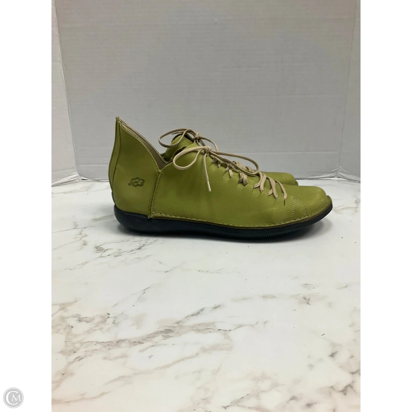 Shoes Flats By Clothes Mentor In Green, Size: 7.5