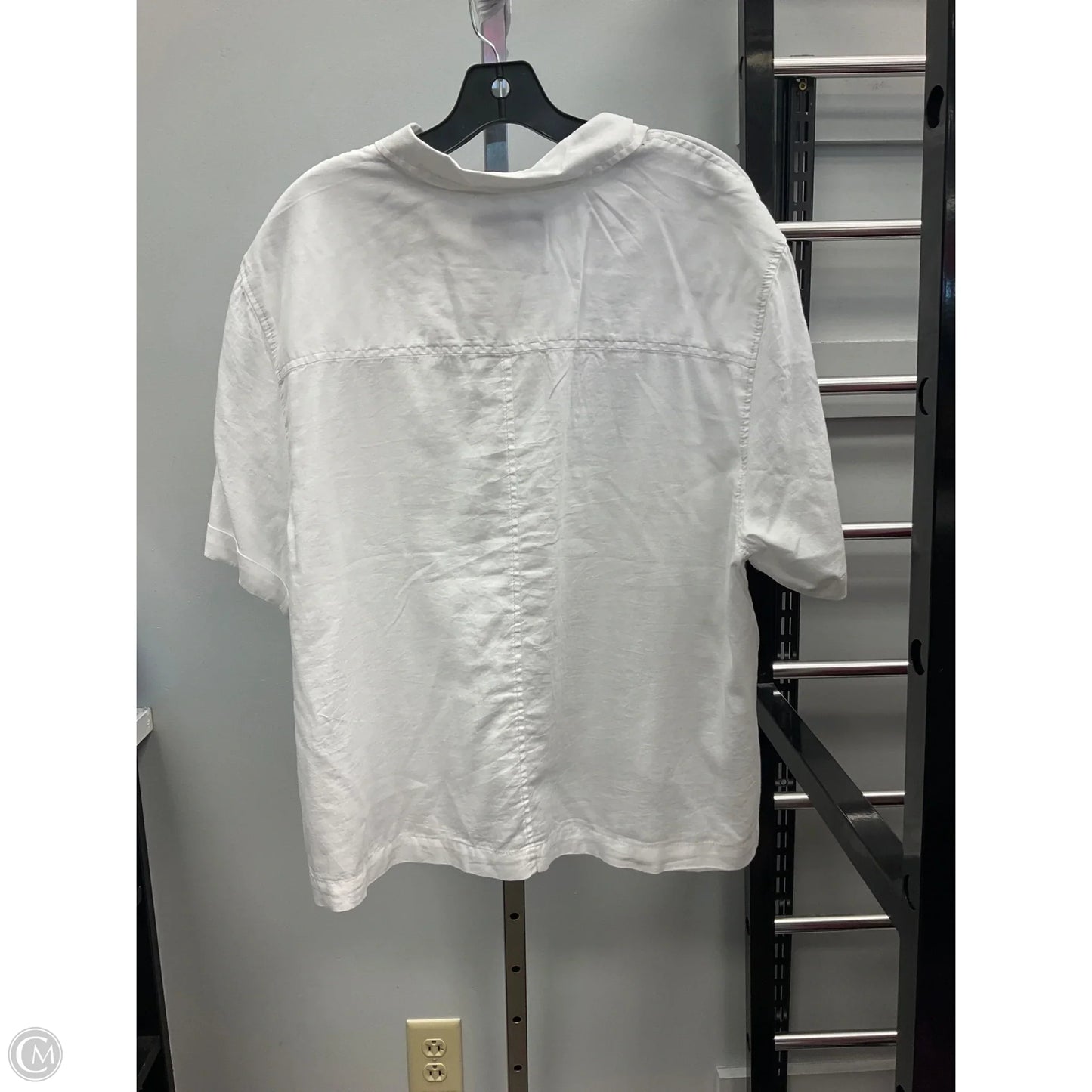 Top Short Sleeve By Lola River In White, Size: Xl