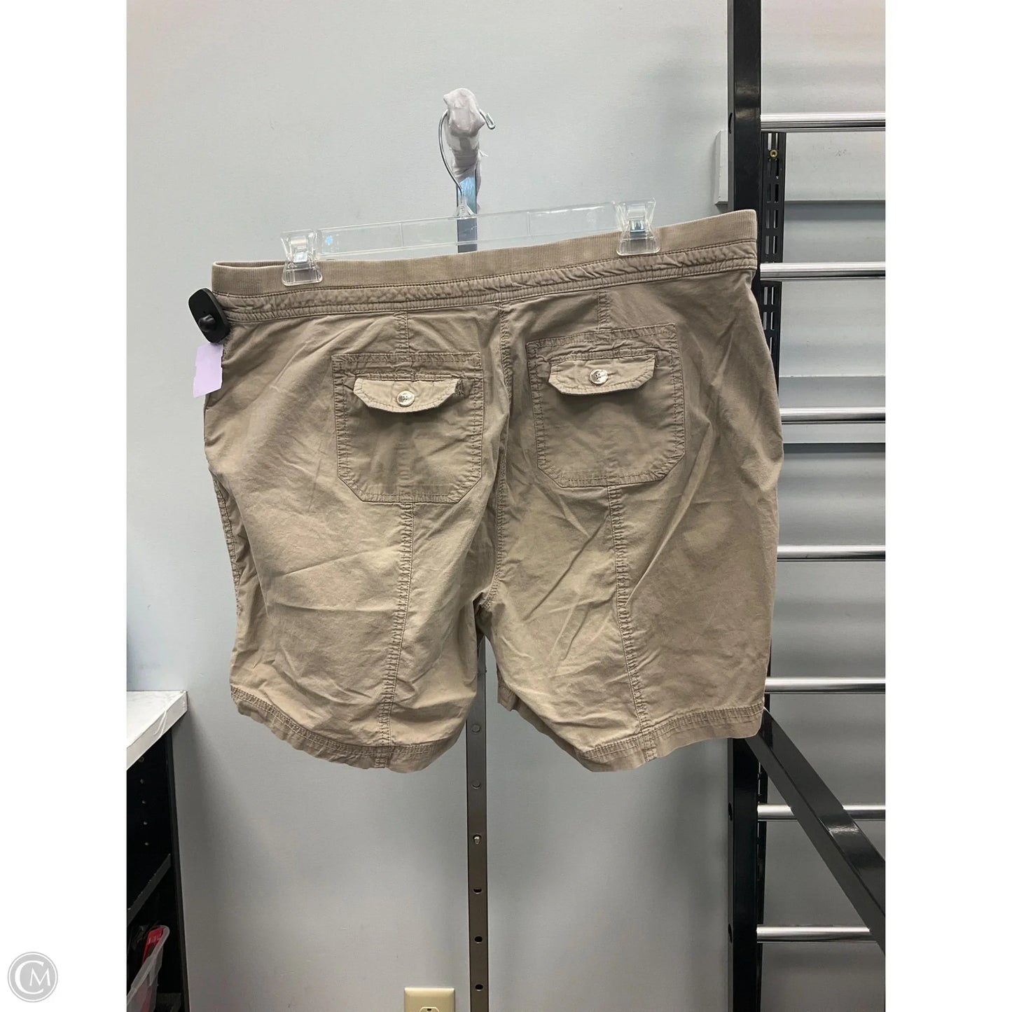 Shorts By Clothes Mentor In Tan, Size: 18