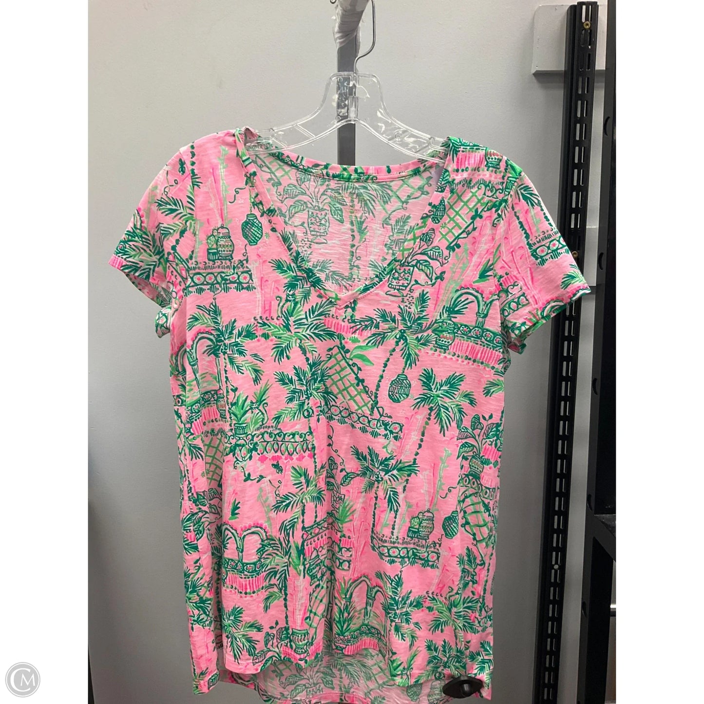 Top Short Sleeve Designer By Lilly Pulitzer In Tropical Print, Size: Xs