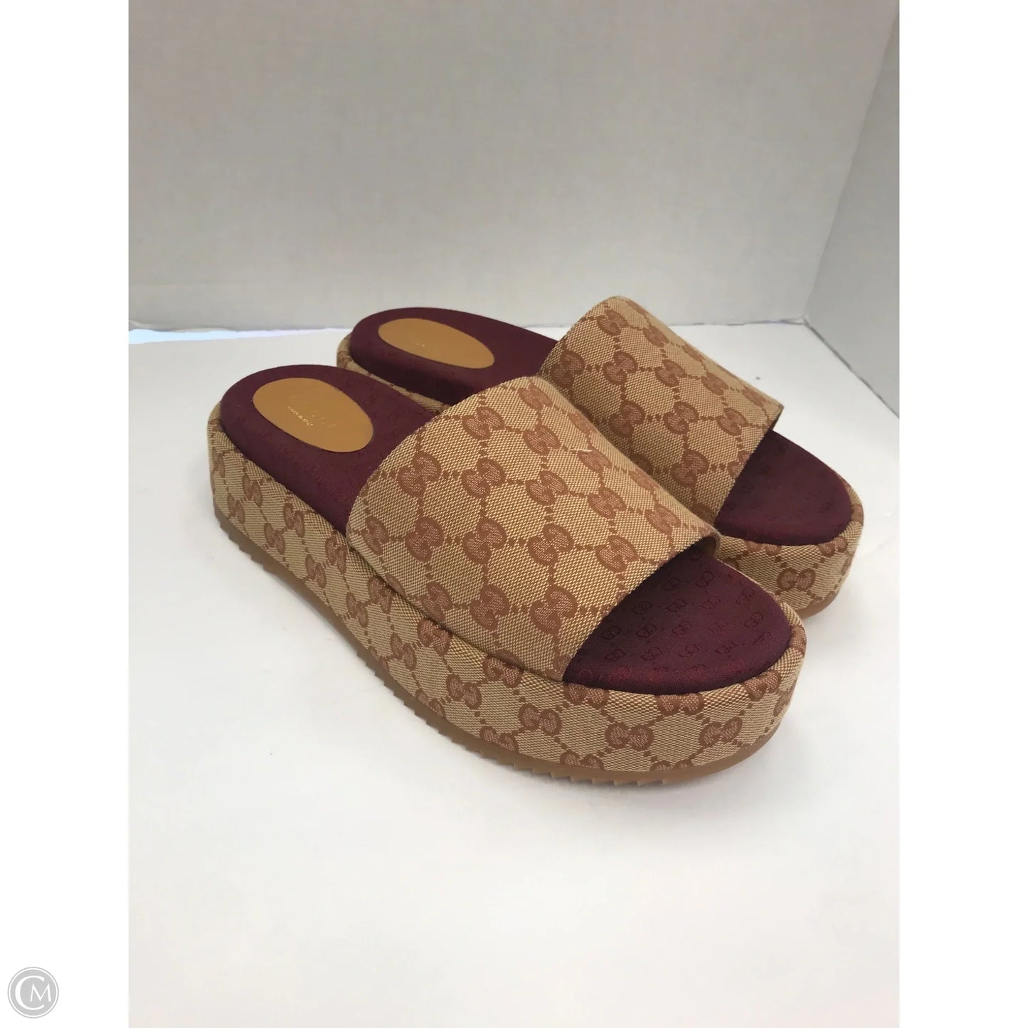 Sandals Luxury Designer By Gucci In Tan, Size: 9