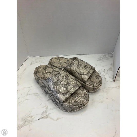 Sandals Luxury Designer By Gucci In Grey, Size: 6.5