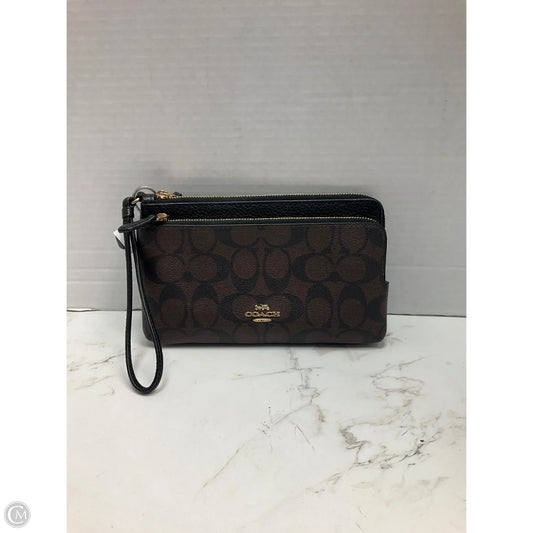 Wristlet Designer By Coach, Size: Medium