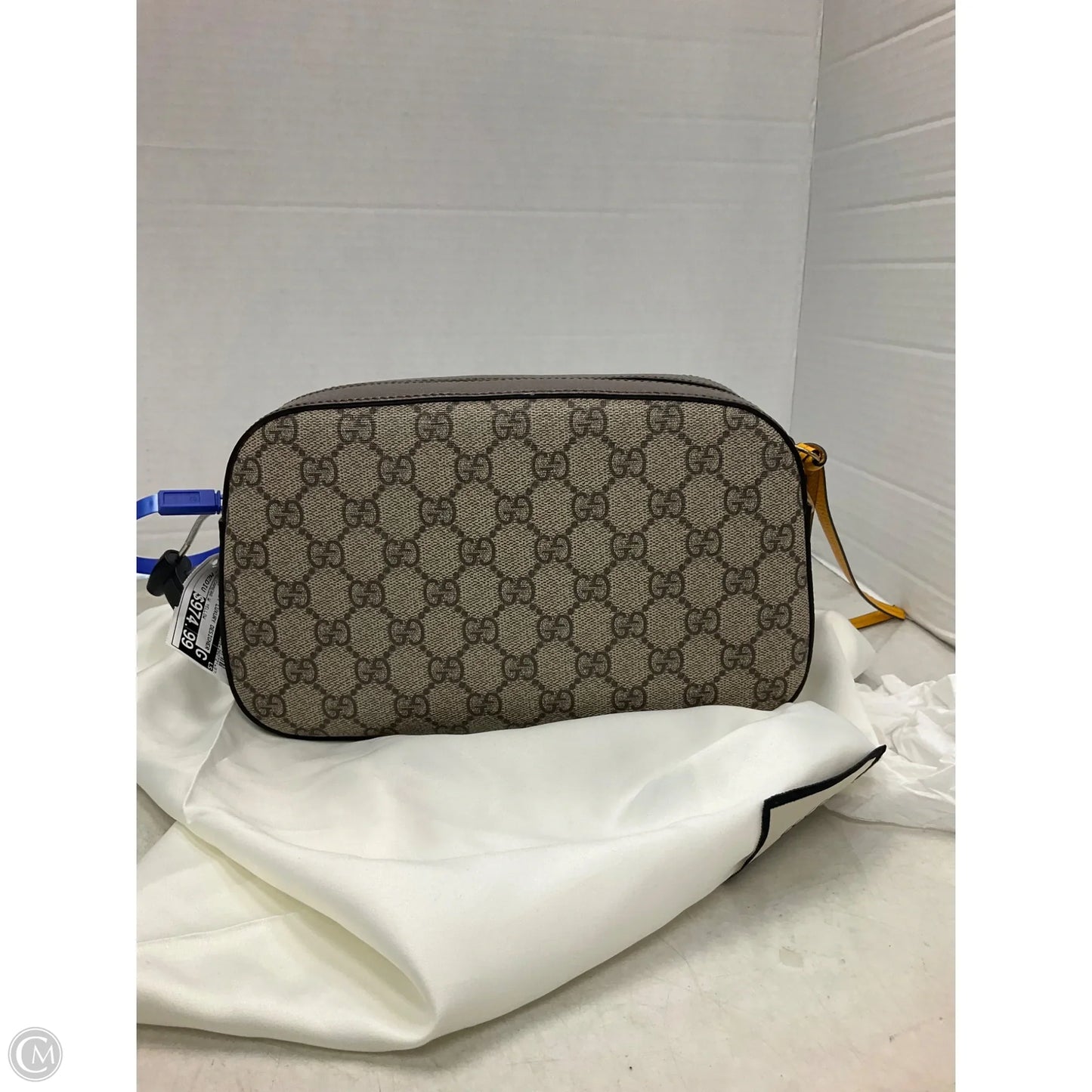 Crossbody Luxury Designer By Gucci, Size: Medium