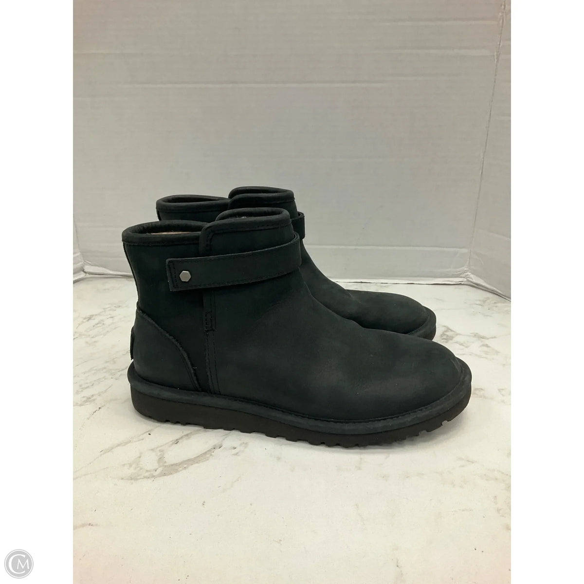 Boots Designer By Ugg In Black, Size: 6