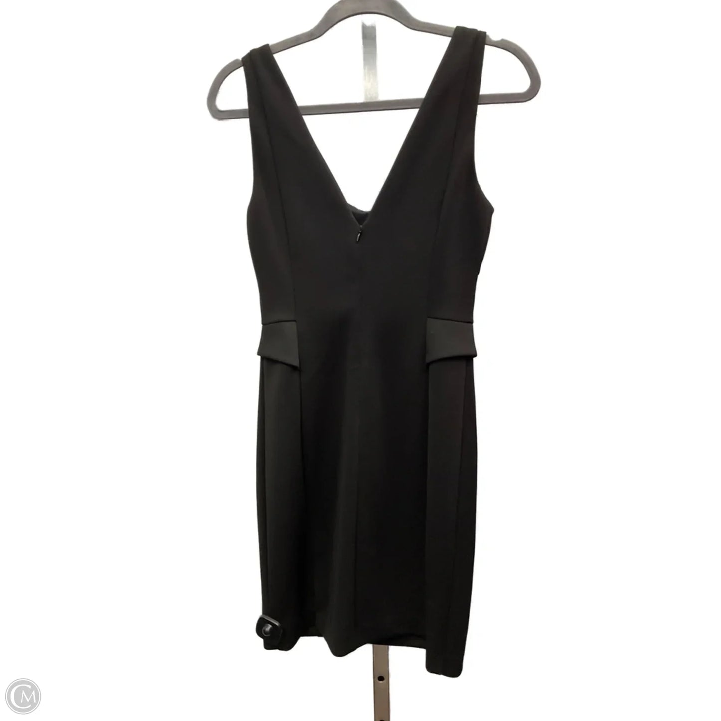 Dress Casual Short By Guess In Black, Size: 2