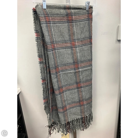 Shawl By Clothes Mentor In Plaid Pattern
