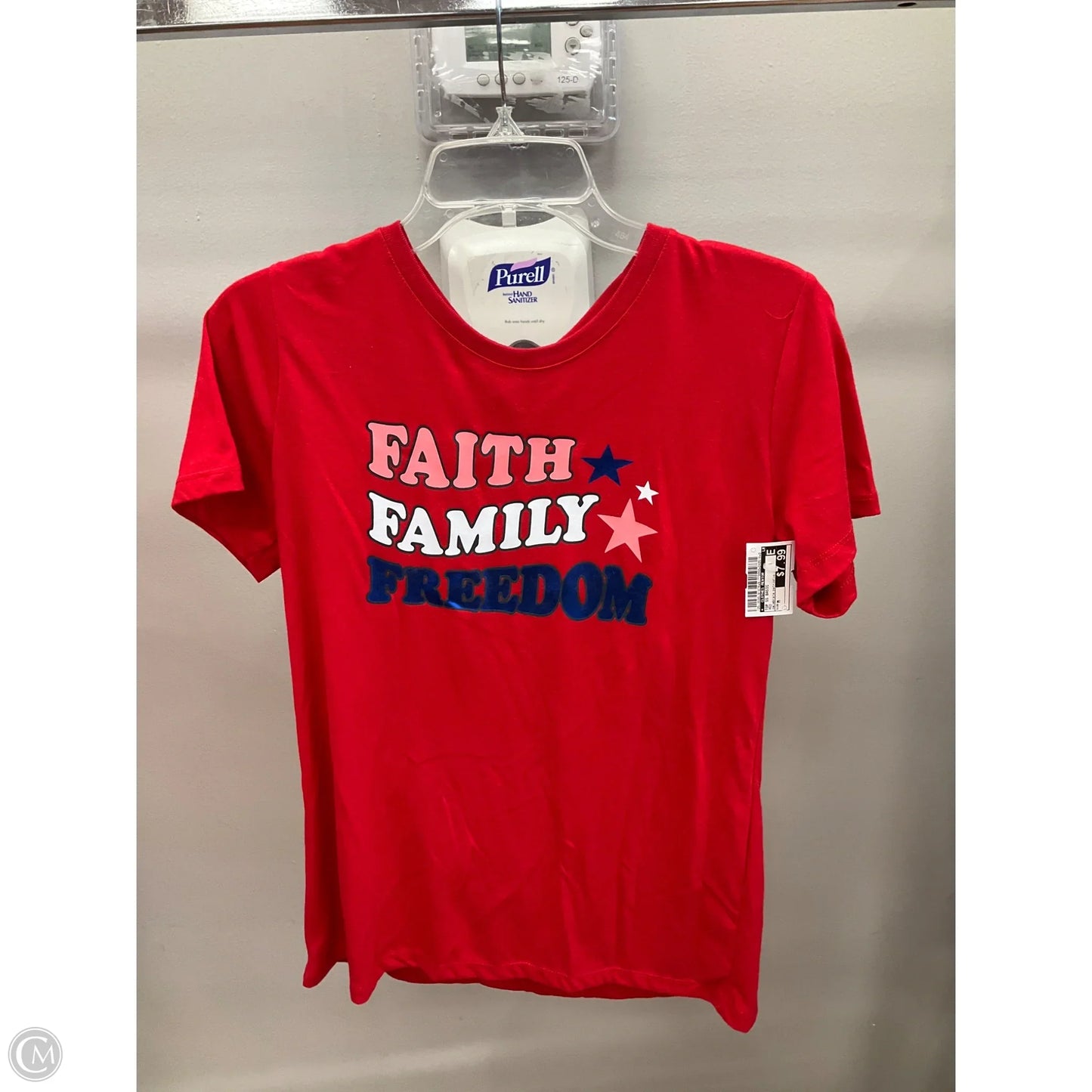 Top Short Sleeve Basic By Clothes Mentor In Red, Size: M