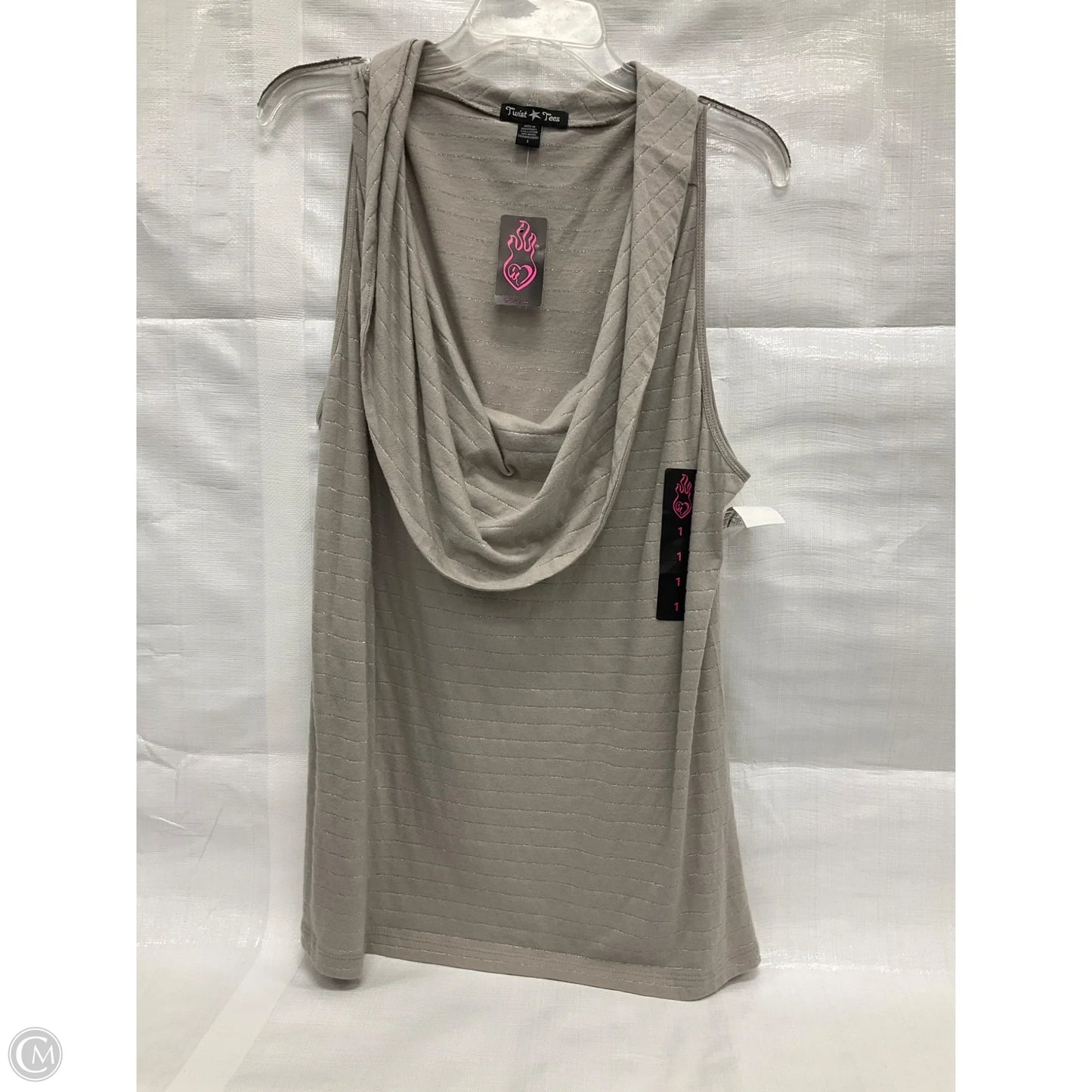 Top Sleeveless By Clothes Mentor In Beige, Size: 1x