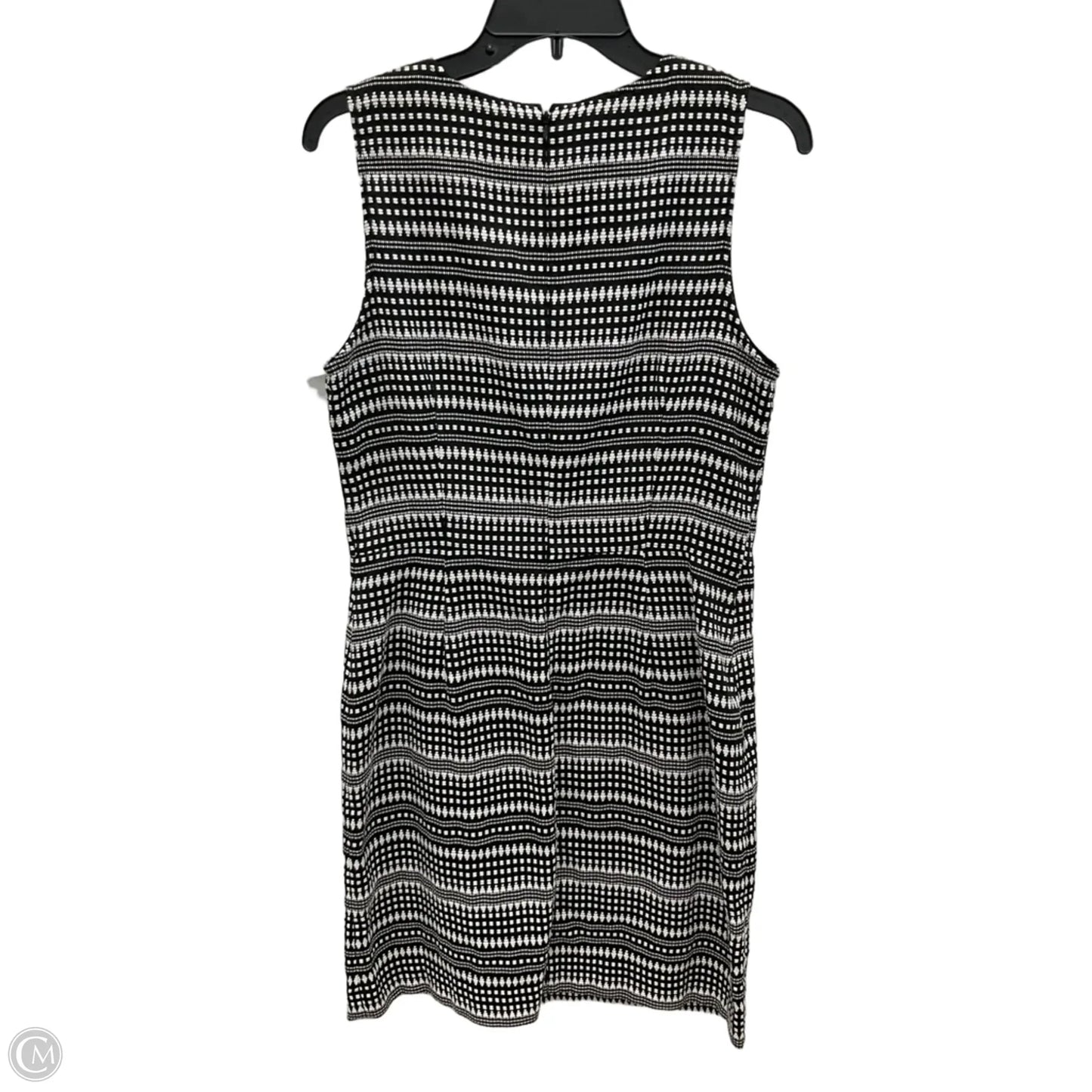 Dress Casual Short By Banana Republic In Black & White, Size: M