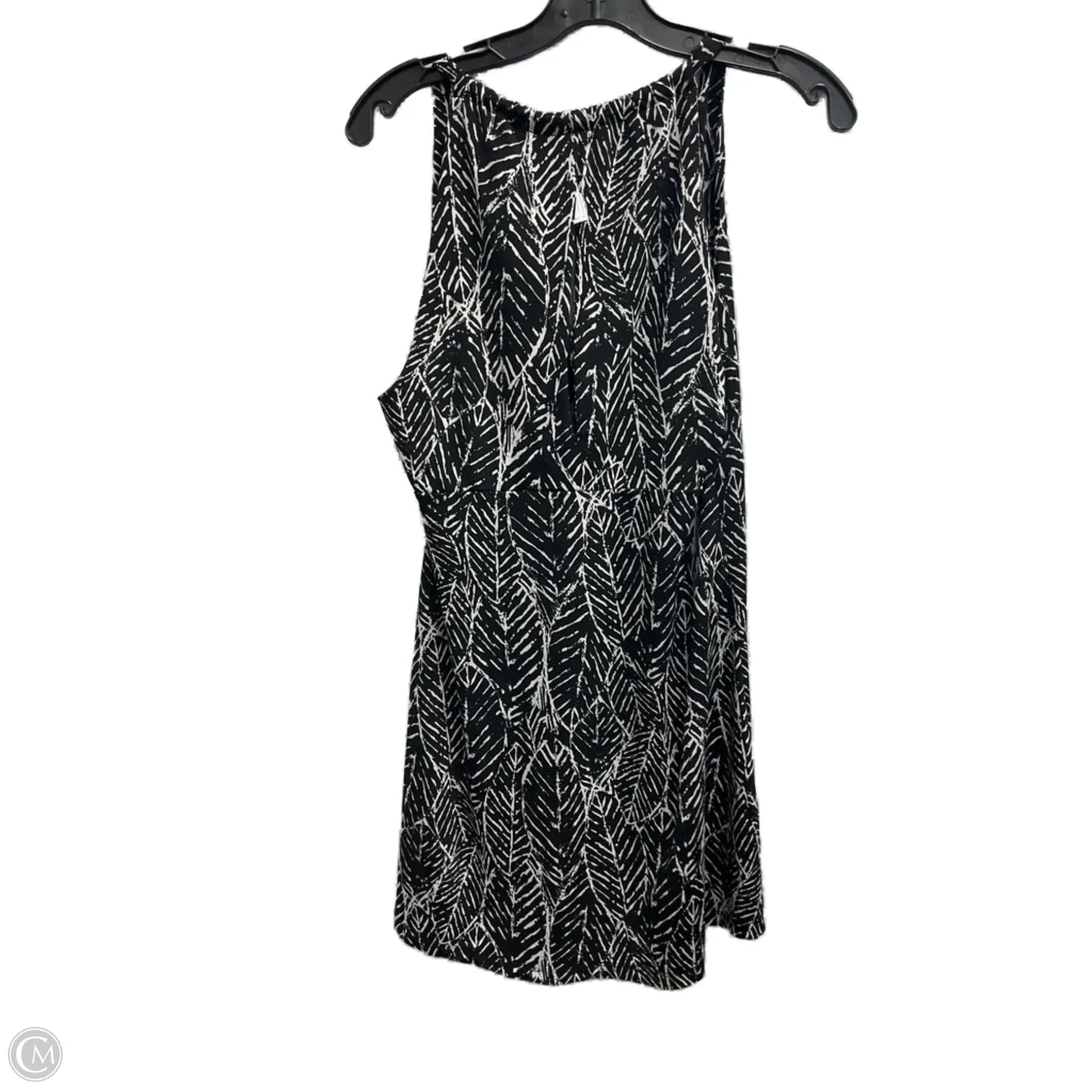 Dress Casual Short By Clothes Mentor In Black & White, Size: M