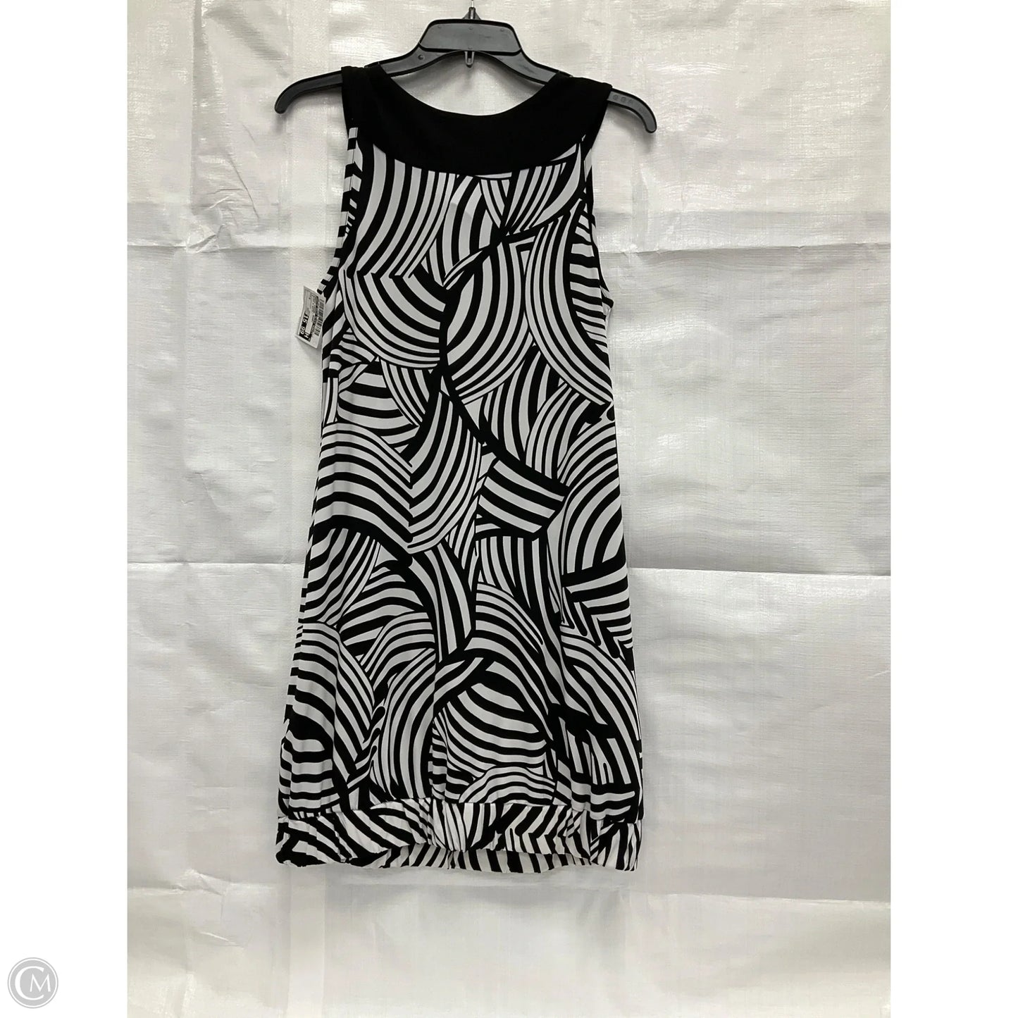 Dress Casual Short By White House Black Market In Black & White, Size: S