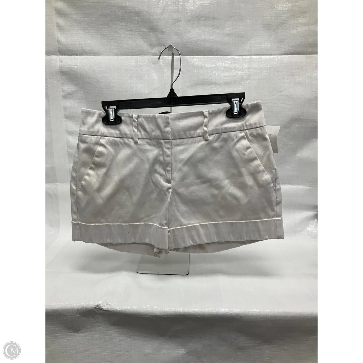 Shorts By Clothes Mentor In Cream, Size: 2