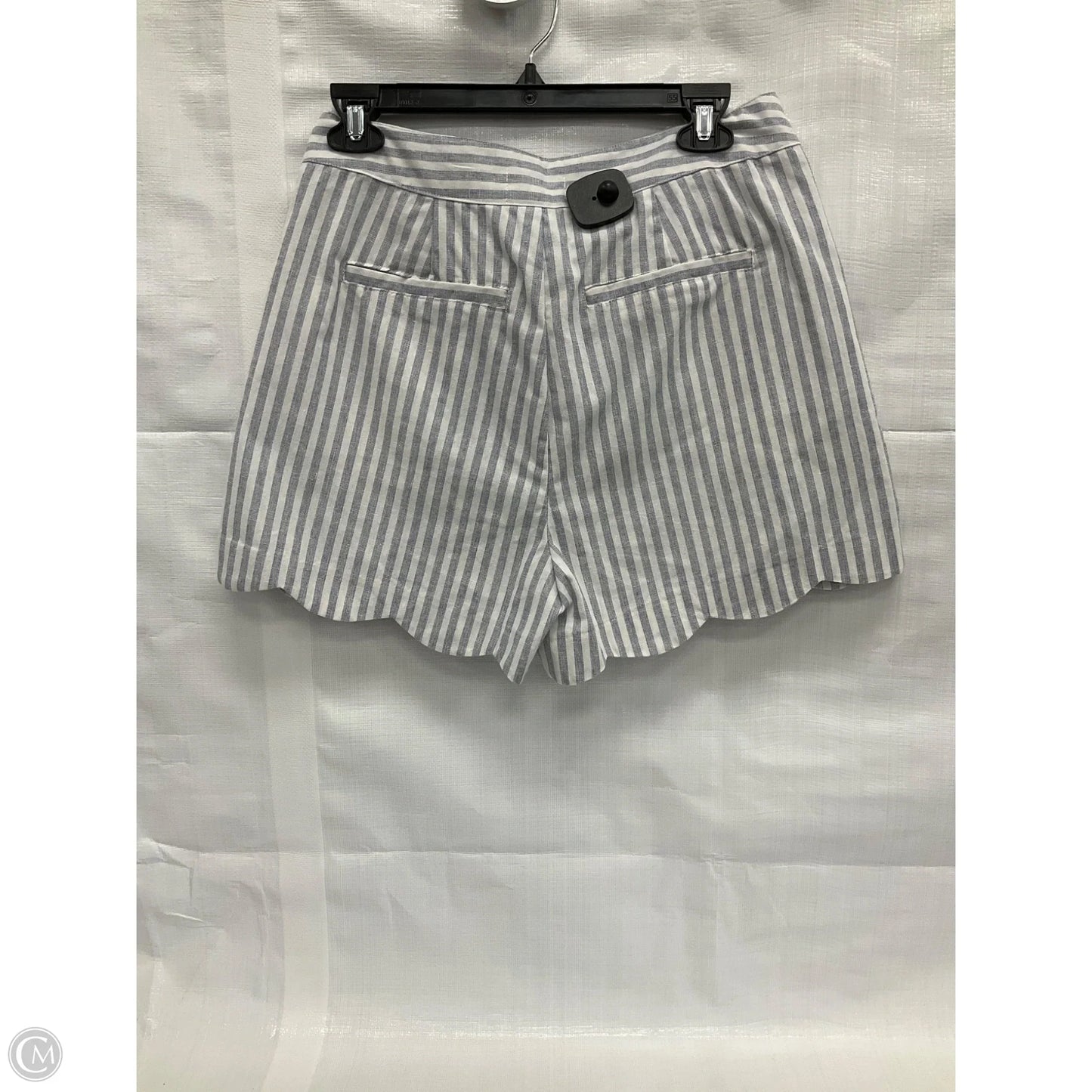 Shorts By Clothes Mentor In Striped Pattern, Size: M