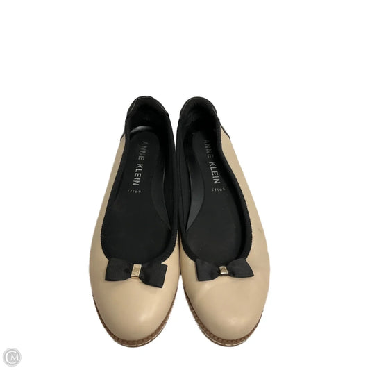 Shoes Flats By Anne Klein In Cream, Size: 7