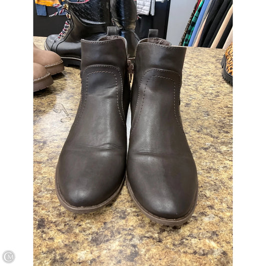 Boots Ankle Flats By Guess In Brown, Size: 9