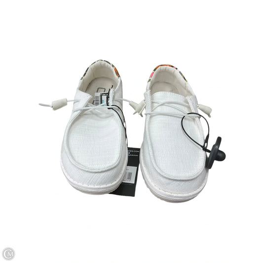Shoes Flats By Hey Dude In White, Size: 6