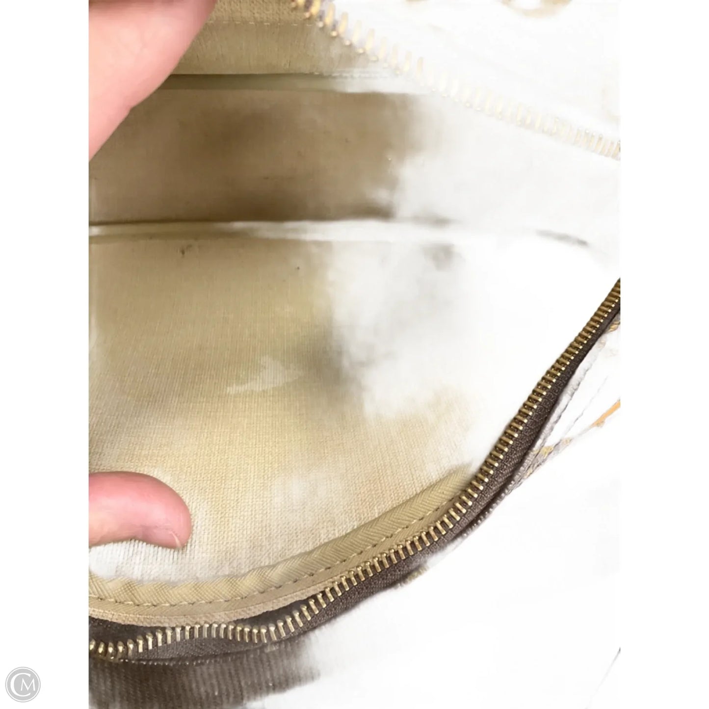 Crossbody Luxury Designer By Louis Vuitton, Size: Medium