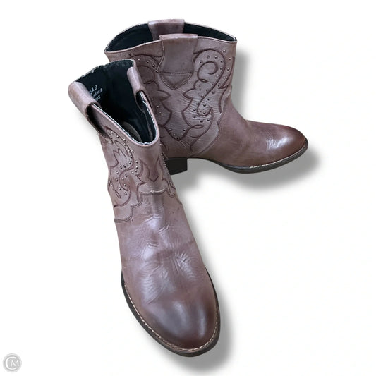 Boots Western By Clothes Mentor In Brown, Size: 9