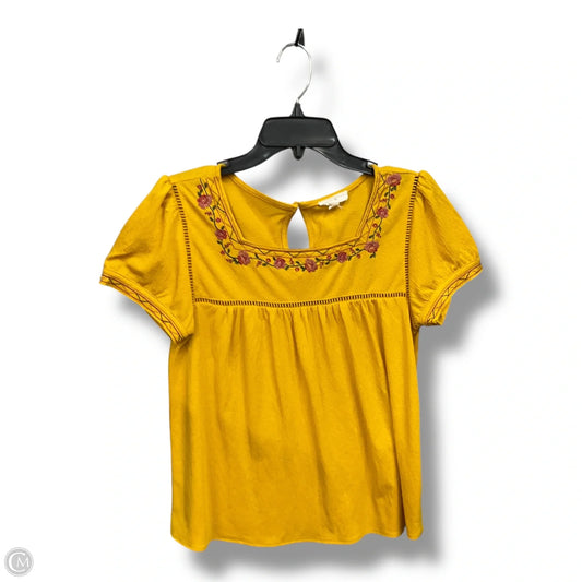 Top Short Sleeve By Clothes Mentor In Yellow, Size: M