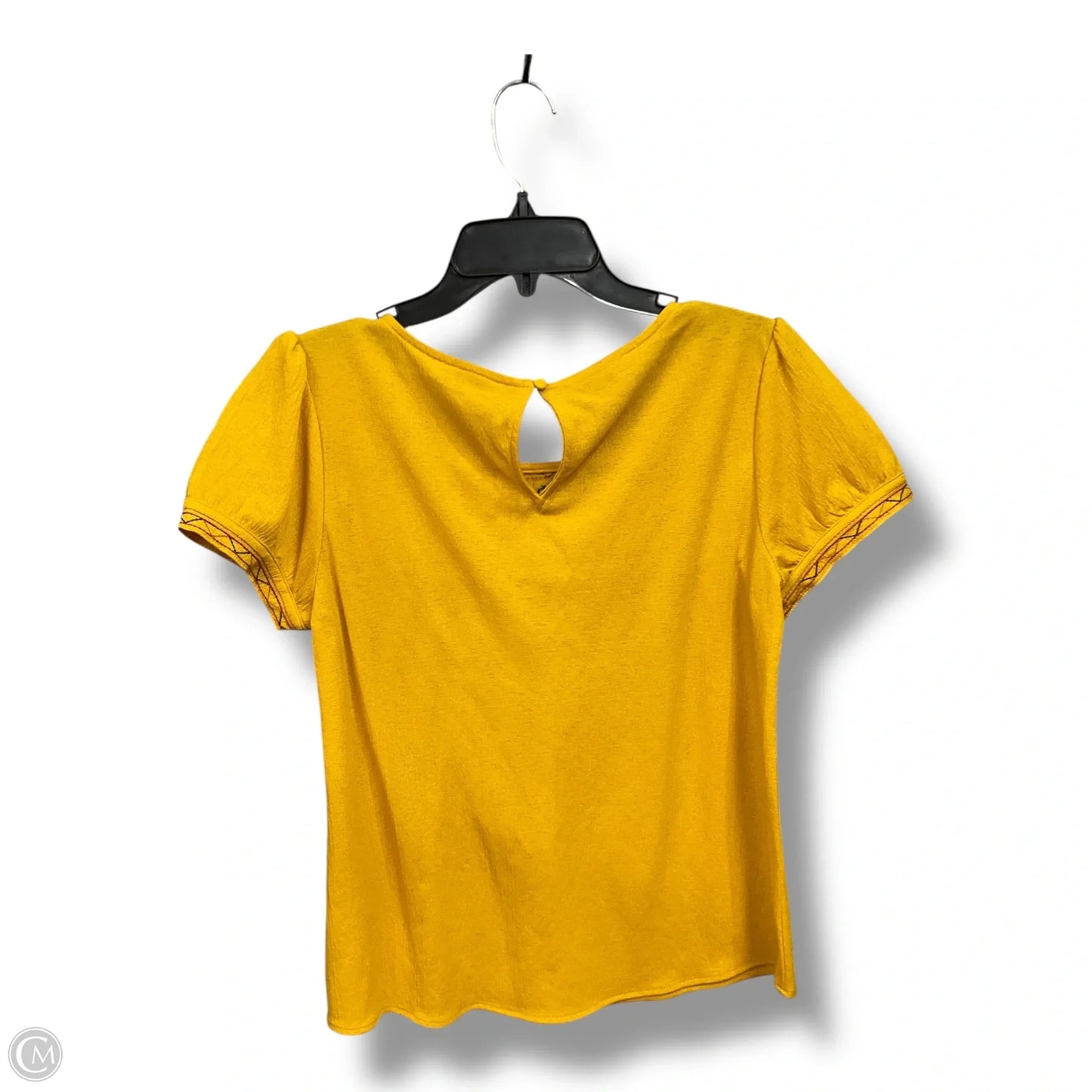 Top Short Sleeve By Clothes Mentor In Yellow, Size: M