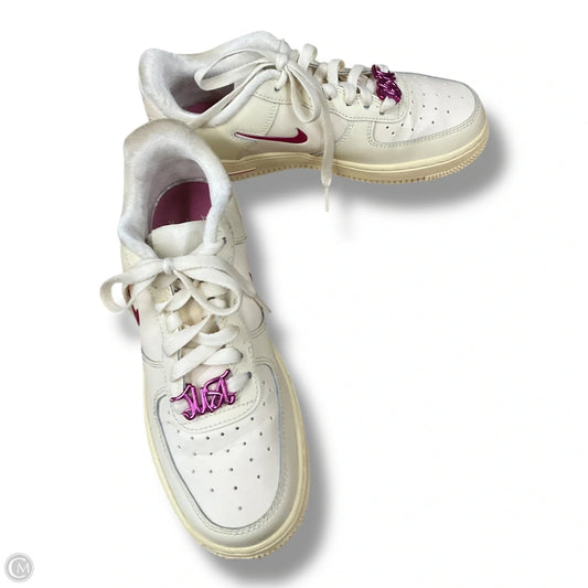 Shoes Sneakers By Nike In Cream & Pink, Size: 6