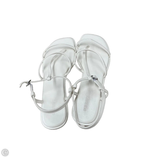 Sandals Flats By Old Navy In White, Size: 10