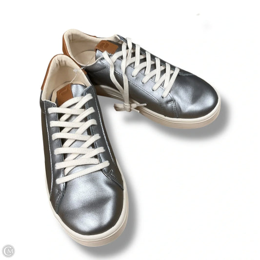 Shoes Sneakers By Infinity In Silver, Size: 8